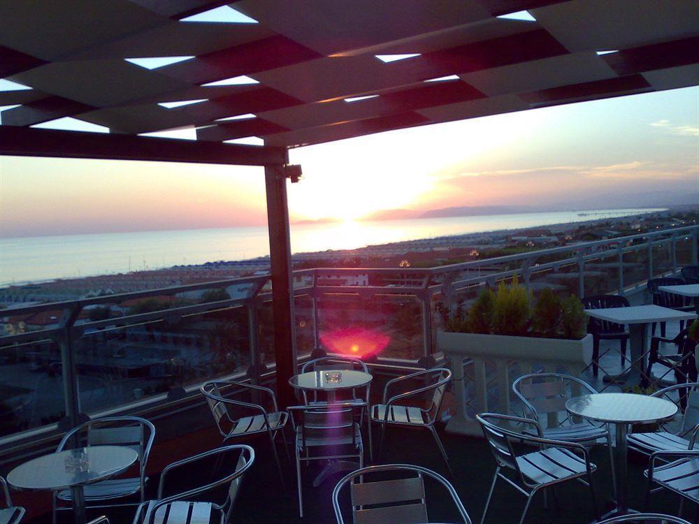 Hotel Bixio Lido di Camaiore Exterior photo